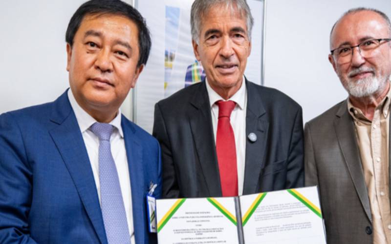 Governo firma acordo com a China para desenvolver capacidade nacional de IA