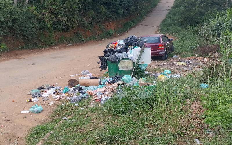 Moradores do Vicenzo Rivetti reclamam da falta de coleta há quase duas semanas
