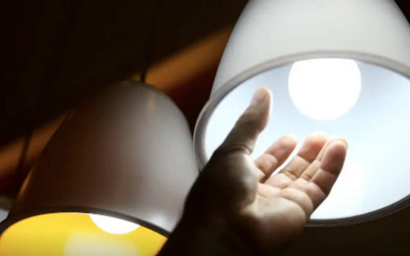 Governo do Brasil amplia envio de mensagens para orientar beneficiários do Luz do Povo