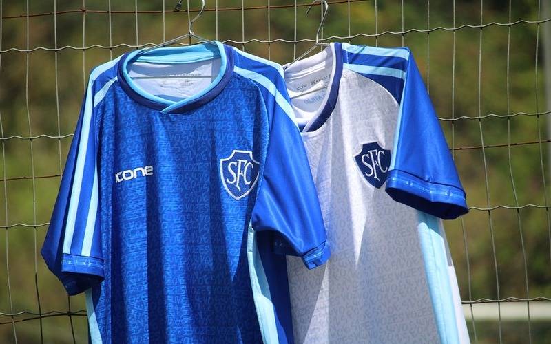 Serrano apresenta novos uniformes para 2026 com homenagem ao Estádio Atílio Marotti
