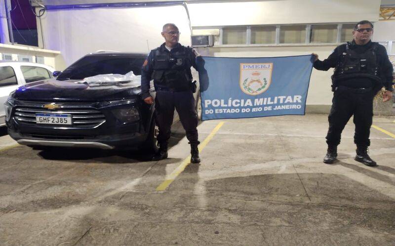 PM prende homem com carro roubado na Posse