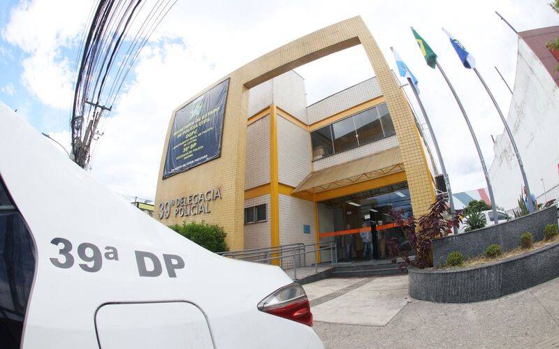 Polícia Civil prende professor por estupro de vulnerável contra alunas na Zona Norte