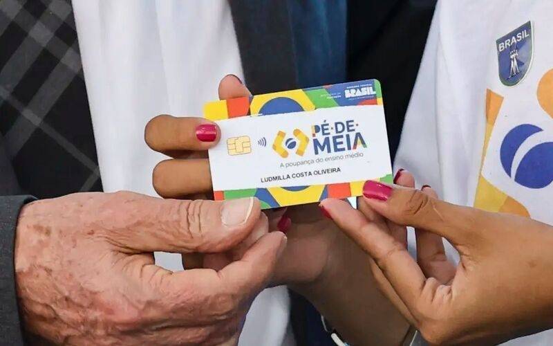 Pé-de-Meia beneficia 4,3 mil estudantes na cidade