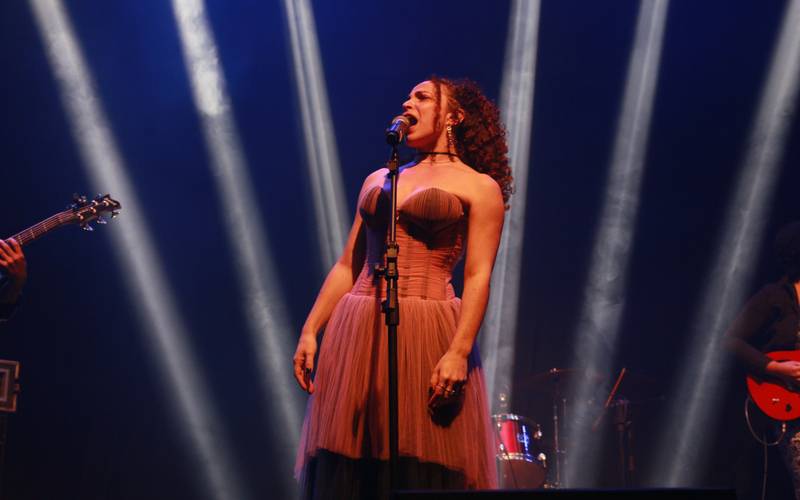 Marcela de Sá leva “A Arte é Mulher” ao Quitandinha com repertório autoral e releitura