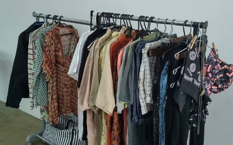 Universidade sedia Bazar de Trocas em celebração à Semana Fashion Revolution