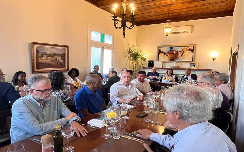 Troca de experiências com Niterói reforça debate sobre retomada econômica em Petrópoli