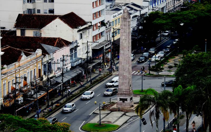 O que abre e o que fecha no feriado de São Jorge
