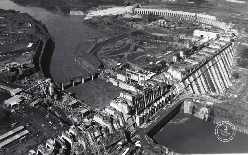 Como a ditadura militar criou um império do ensino privado