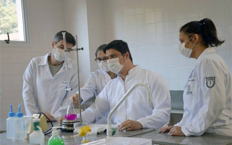 Prazo para usar nota do Enem no vestibular de Medicina da UNIFASE/FMP termina em 27 de