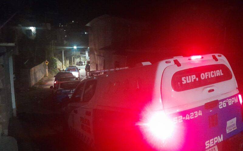 PM dispersa baile funk irregular no Retiro