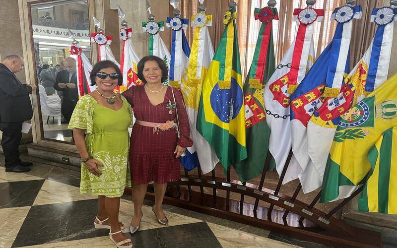 Professora da UNIFASE é agraciada com Medalha do Exército Brasileiro