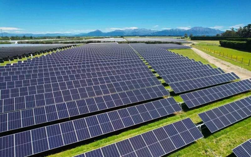 Em meio a retração no mercado, setor de energia solar supera R$ 300 bilhões em investi