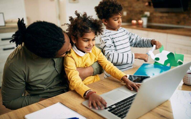 Governo lança coleção de educação digital e midiática para apoiar formação de professo