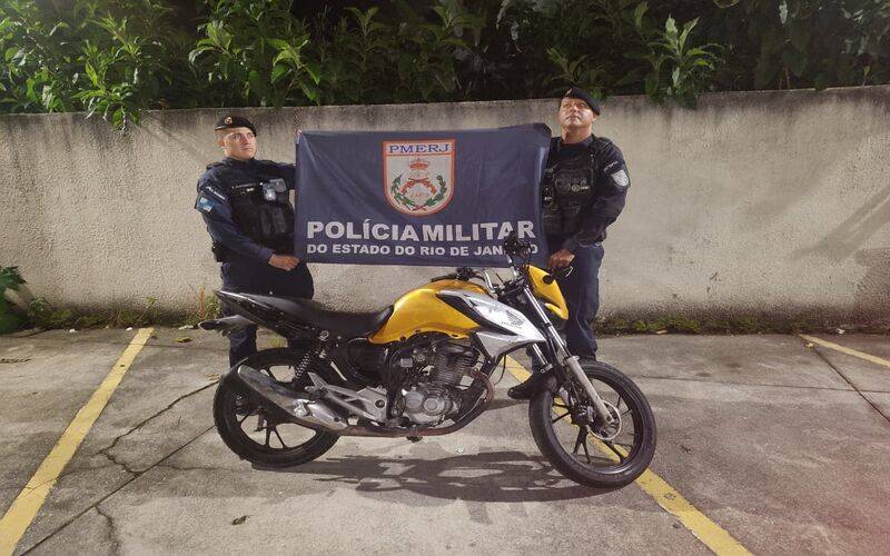 PM apreende motocicletas irregulares na Posse e no Quitandinha