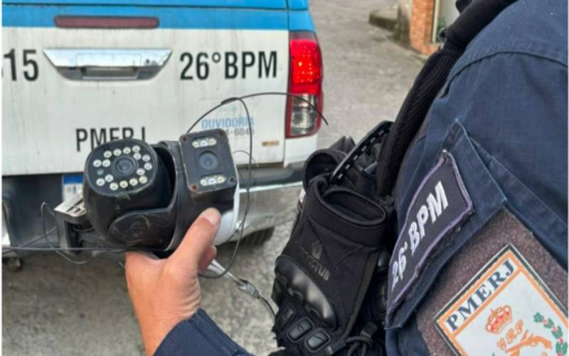 PM apreende câmera utilizada pelo tráfico para monitorar a polícia no Meio da Serra