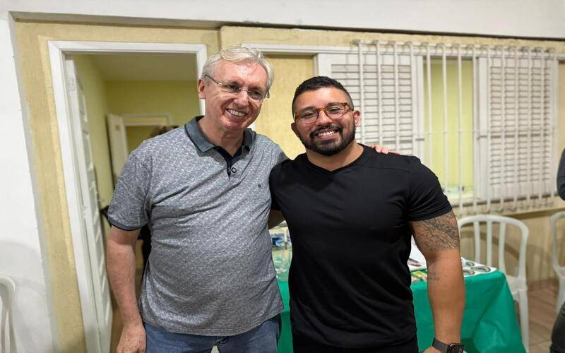 Em visita à cidade, ex-ministro discute ciência, tecnologia e desenvolvimento