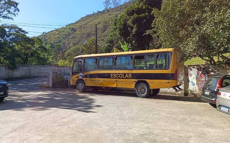 Três ônibus escolares quebrados no Bingen