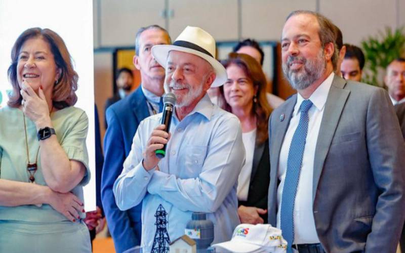 Lula anuncia R$ 130 bilhões em distribuição de energia e reforça ampliação do Luz para