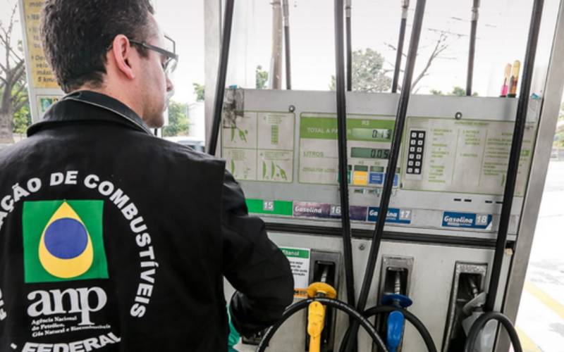 Inflação de abril é menor do que a de março, com contenção dos preços dos combustíveis