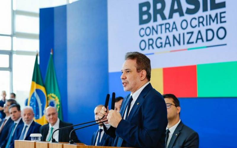 Nova lei prevê presídio federal de segurança máxima para quem matar agente público