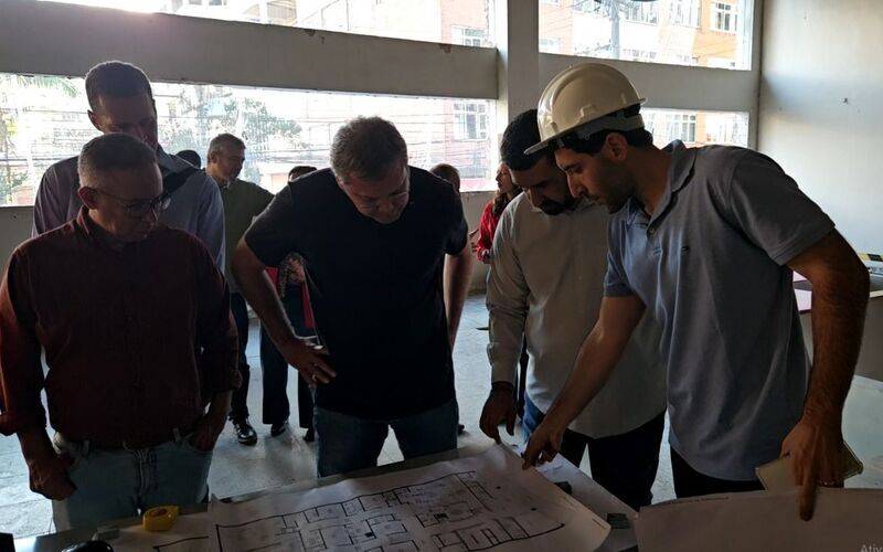 Lindbergh Farias fiscaliza obras financiadas pelo Governo Federal em Teresópolis