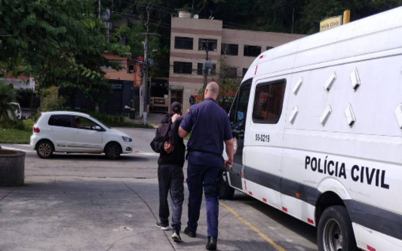 Guarda Civil Municipal leva para delegacia homem suspeito de furtar loja no Centro
