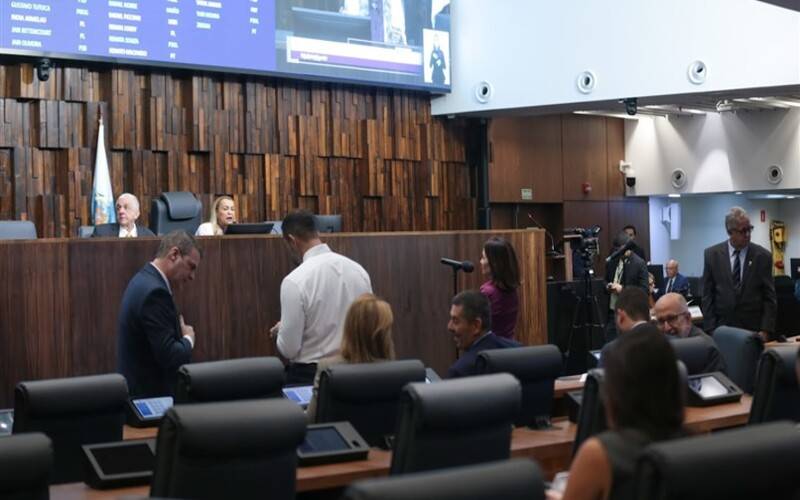 Projeto da Alerj prevê distribuição de órteses e próteses ortopédicas para pessoas com