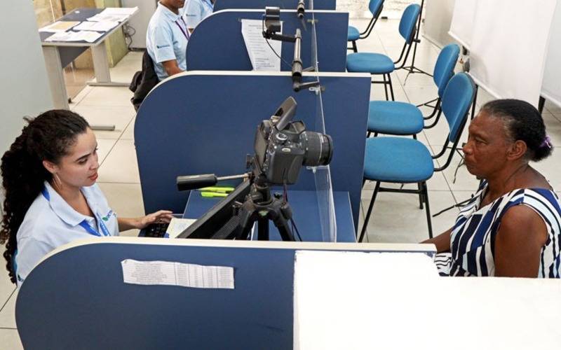 Detran RJ vai oferecer atendimento prioritário para idosos e pessoas com deficiência n