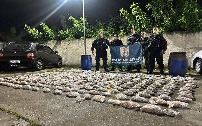PM apreende drogas no Retiro: prejuízo de R$ 190 mil ao tráfico