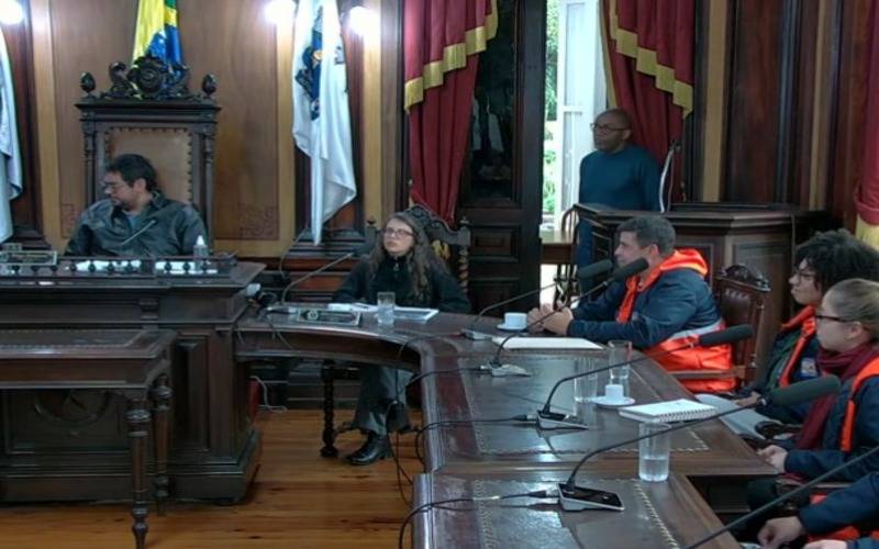 Audiência pública debate alertas de chuva e ações da Defesa Civil em Petrópolis