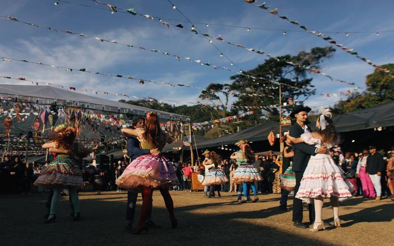 Arraiá Amor Perfeito abre o calendário junino de Itaipava com gastronomia, música, cer