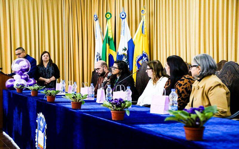 Seminário Junho Violeta promove debate sobre cuidado, protagonismo e enfrentamento à v