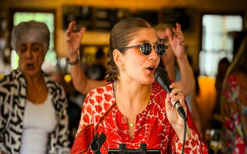 Domingueira Samba Choro celebra tradição e renovação com Maria Swenson