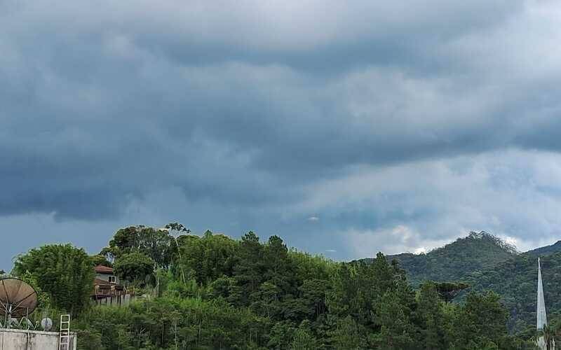 Frente fria deve chegar na quinta-feira (11)