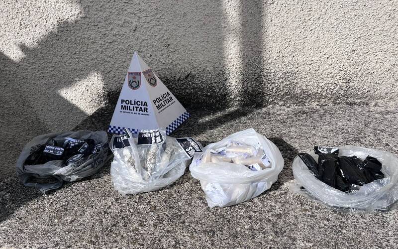 PM apreende drogas no Glória