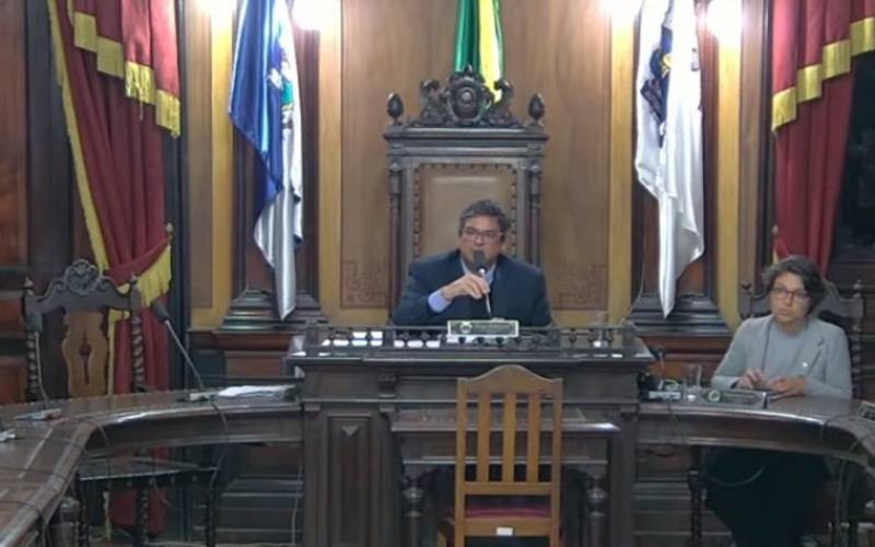 Interrupção do Vestibular Social mobiliza estudantes e vereadores em audiência