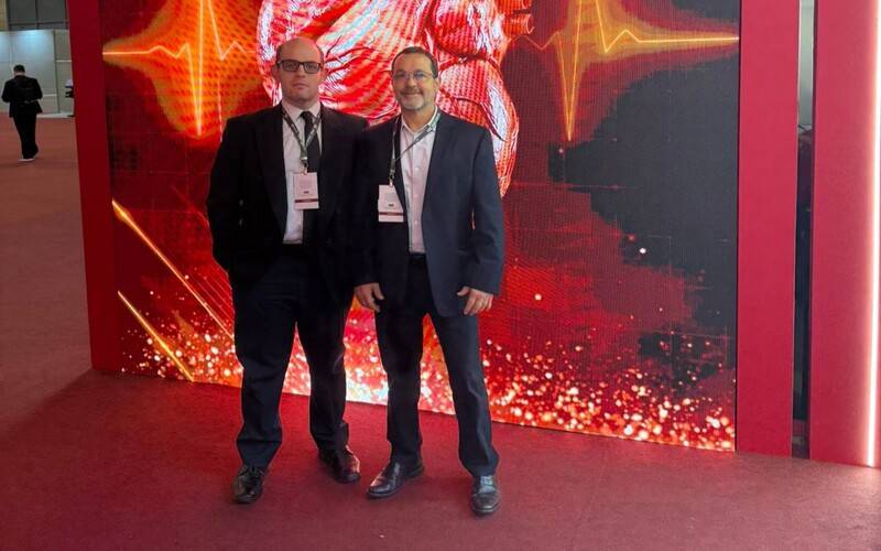 02-Cardiologistas Tayene Quintella e Nélio Gomes durante Congresso da SOCESP (Divulgaç