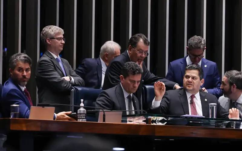 Senado aprova uso do Fundo do Pré-Sal para dívidas do agro