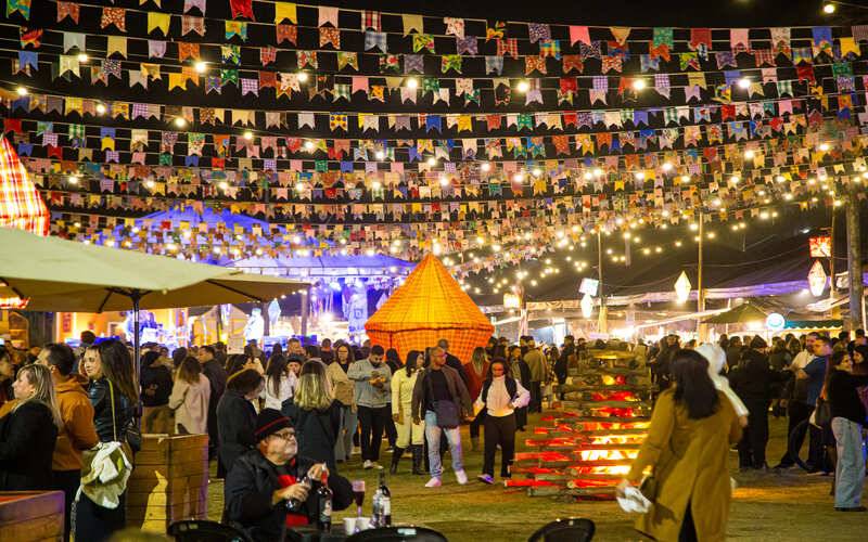 Arraiá Amor Perfeito retorna nesta sexta-feira com shows, estreia do Brasil na Copa e 