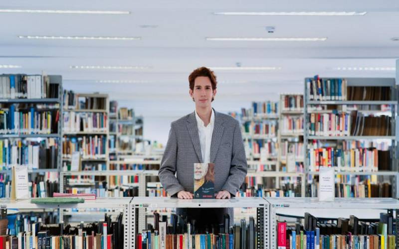 Poeta baiano André Tourinho transforma Petrópolis em inspiração para novo livro que se
