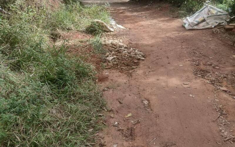 Problemas na Rua Caminho da Pedreira, no Quitandinha