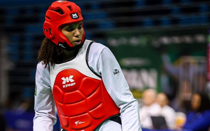 Angela Azevedo disputa Copa Regional Sudeste de Taekwondo em busca de vaga para o Gran