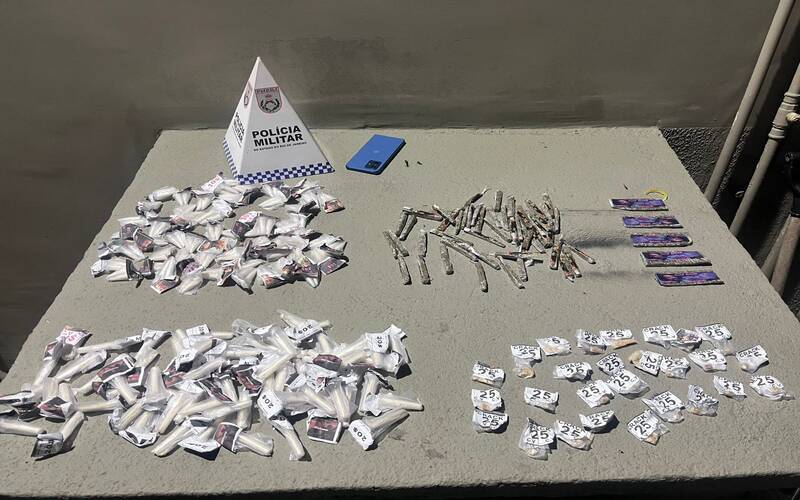 PM apreende drogas em Itaipava
