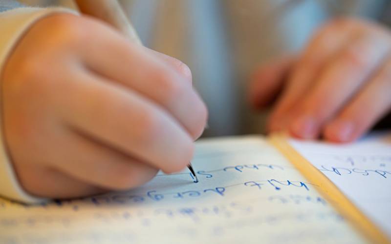 Nova lei amplia alcance do piso nacional e inclui profissionais de apoio da educação b