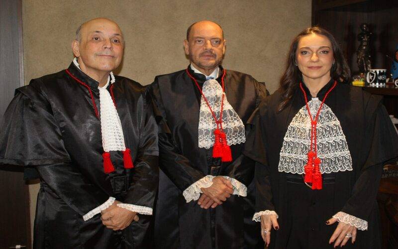 O Presidente do Tribunal e Governador em Exercicio Ricardo Couto com os nvos desembarg