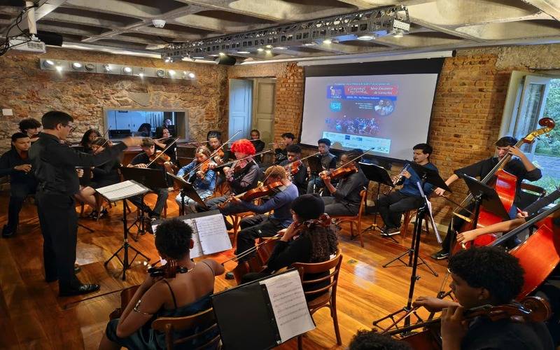 Série Encontro de Gerações encerra temporada com concerto de ex-alunos da Orquestra de