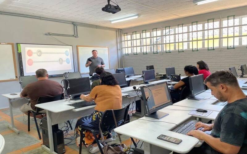 Prefeitura oferece curso de operador de computadores em parceria com a Firjan Senai Pe