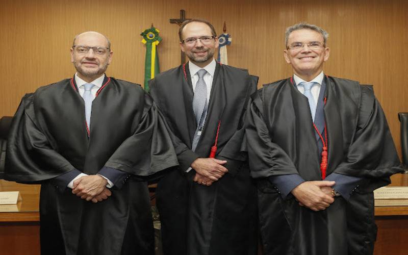 O presidente do Tribunal de Justiça e Governador interino desembargador Ricardo Couto,