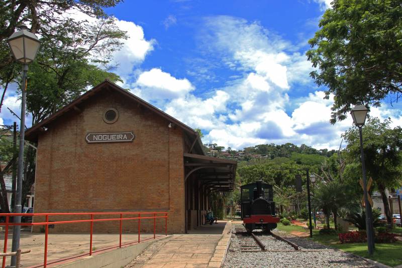 Lei cria circuito turístico da primeira ferrovia do país e proíbe a demolição de estaç