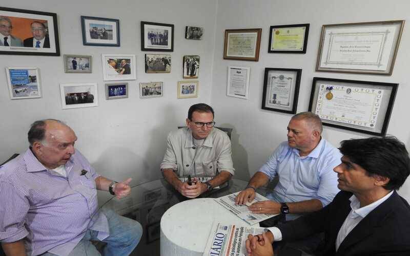 Eduardo Paes visita o Diário e apresenta propostas para governar o Estado